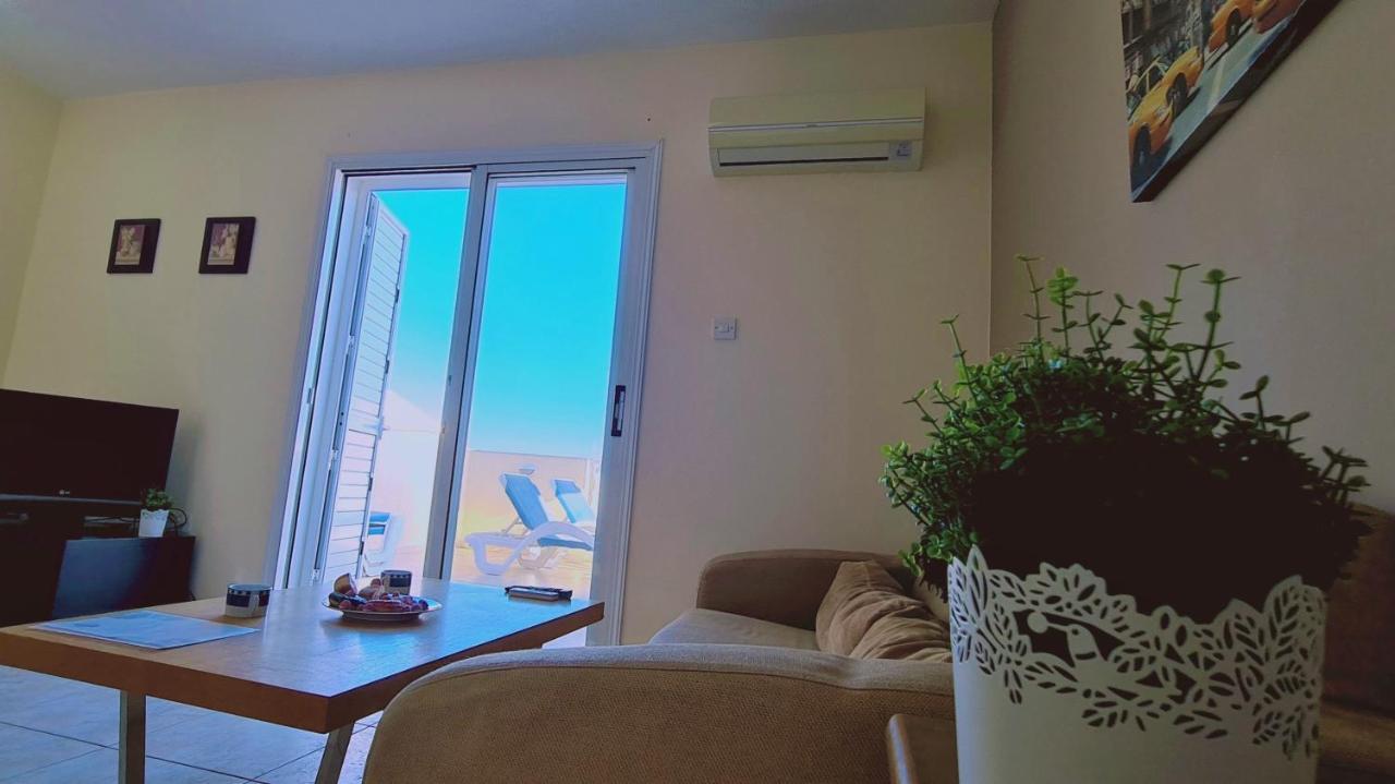 Stay Sunshine Apartment Paralimni Exterior photo